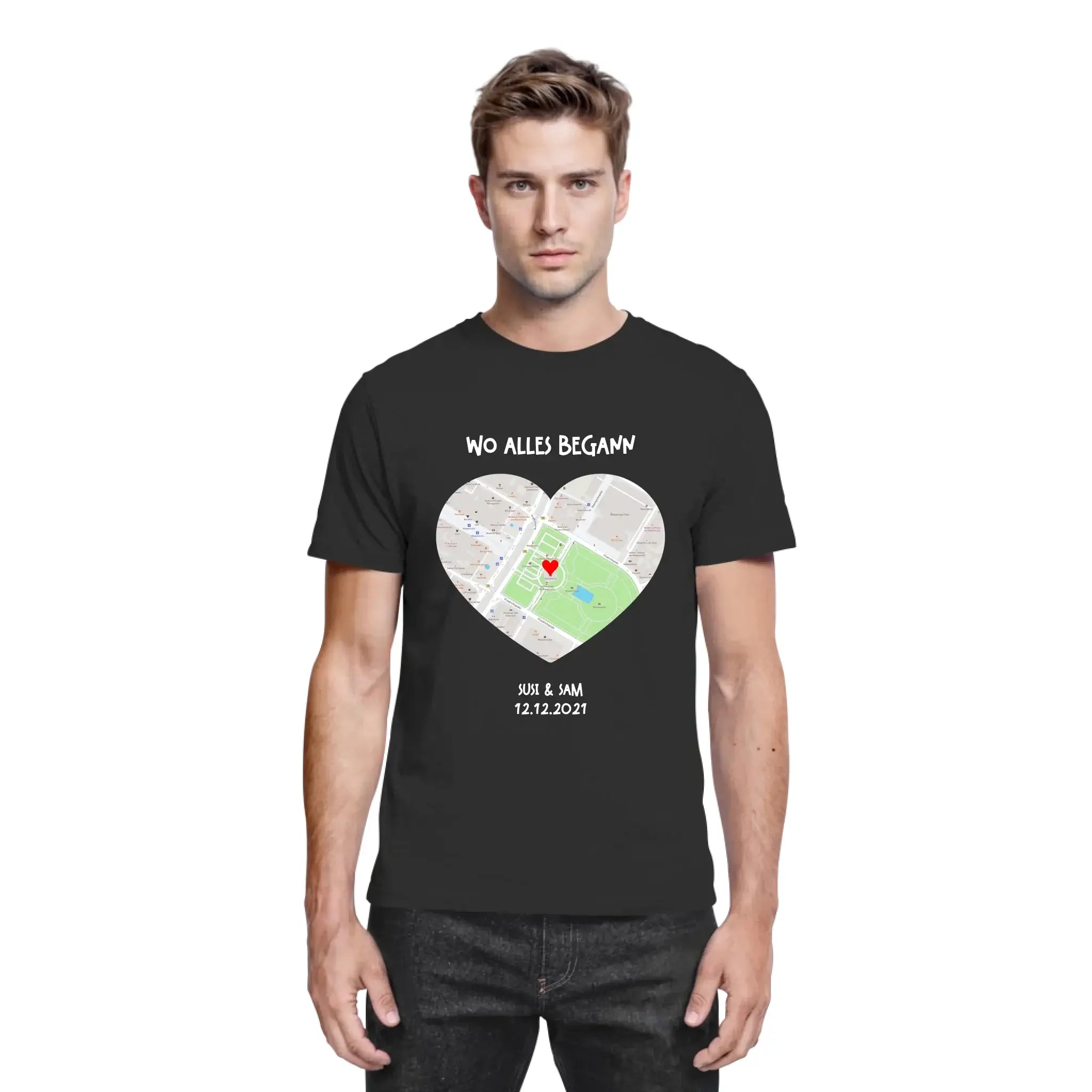 Schwarzes baumwoll-t-shirt mit herzförmiger straßenkarte, rotem punkt und weißem text von der statement-collection