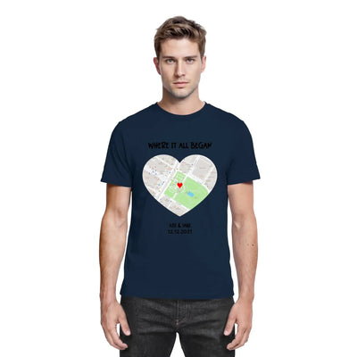 Navyblaues t shirt mit herzförmiger straßenkarte und rotem punkt aus der statement collection
