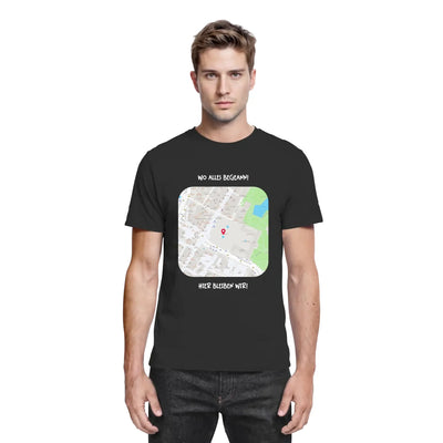 Schwarzes baumwoll t-shirt mit quadratischem straßenkarten grafik und rotem pin aus der statement collection
