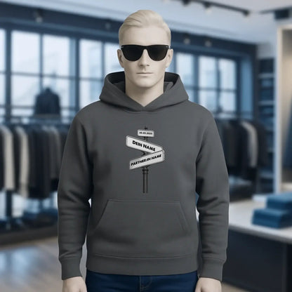 Straßenschild Datum + Wunschtext diverse Hintergründe personalisiert • Unisex Hoodie für Damen & Herren • Bio