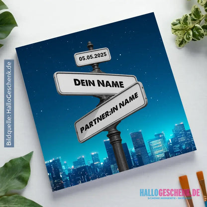 Straßenschild Datum + Wunschtext (diverse Hintergründe) personalisiert • Leinwand 50x50 cm - personalisierte Leinwand