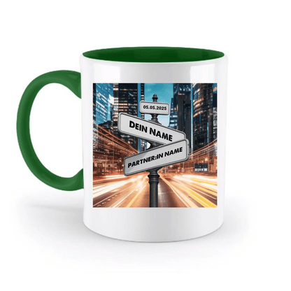 Straßenschild Datum + Wunschtext diverse Hintergründe personalisiert • zweifarbige Tasse spülmaschinenfest