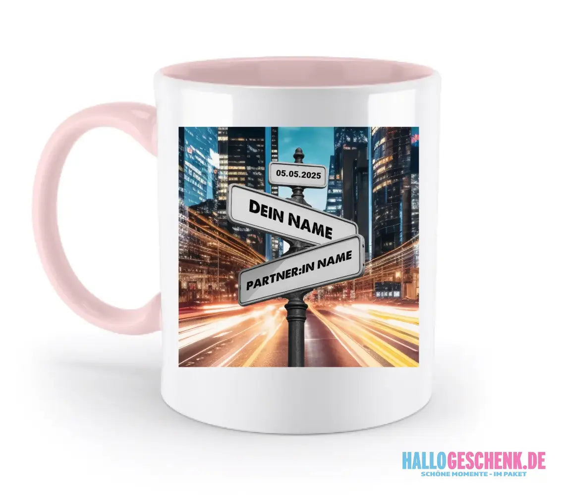 Straßenschild Datum + Wunschtext diverse Hintergründe personalisiert • zweifarbige Tasse spülmaschinenfest