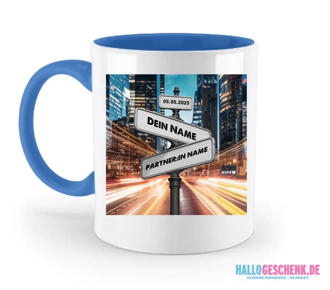 Straßenschild Datum + Wunschtext diverse Hintergründe personalisiert • zweifarbige Tasse spülmaschinenfest
