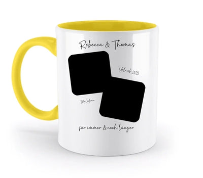 Weiße keramiktasse mit gelbem griff und innenfarbe mit schwarzen fotoausschnitten zum personalisieren und spülmaschinenfest