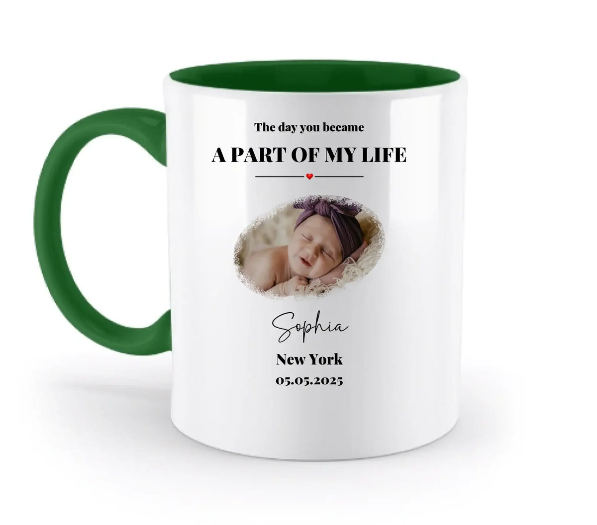 Weiße keramiktasse mit grünem innenraum und griff personalisiert mit babyfoto sophia text und datum spülmaschinenfest