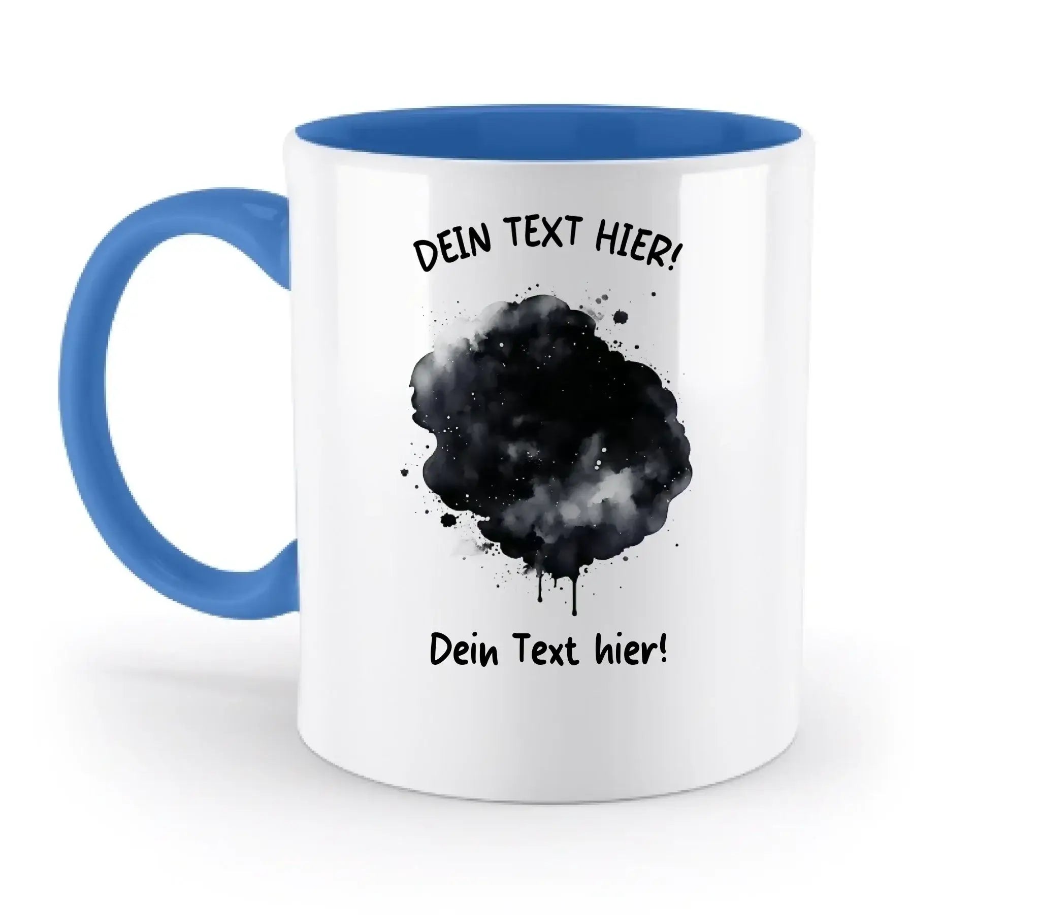 Weiße keramik tasse mit blauem inneren und griff, schwarzem aquarellfarbklecks und deutschem platzhaltertext