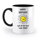 Weiße keramiktasse mit schwarzem griff und innenfarbe mit fröhlicher sonnengrafik und happy birthday text, spülmaschinenfest und personalisierbar