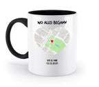 Weiße keramiktasse mit schwarzem griff und innerem mit herzförmiger straßenkarte personalisierbar und spülmaschinenfest