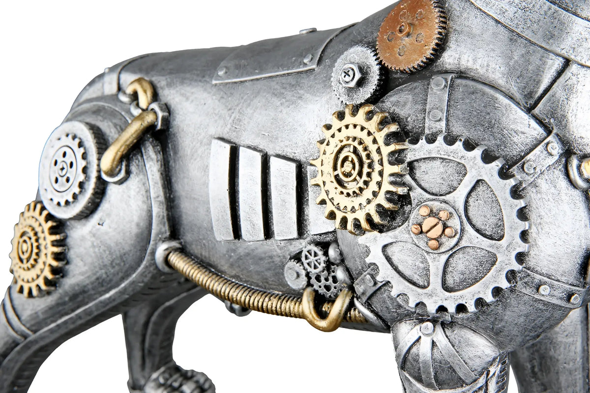 Steampunk dogfigur pitbull aus silberfarbenem kunstharz mit goldfarbenen akzenten und feinen zahnrädern