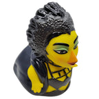 Gelbe gummiente mit schwarzer texturhaare und grünem lidschatten im schwarzen outfit mit gelben akzenten von CelebriDucks