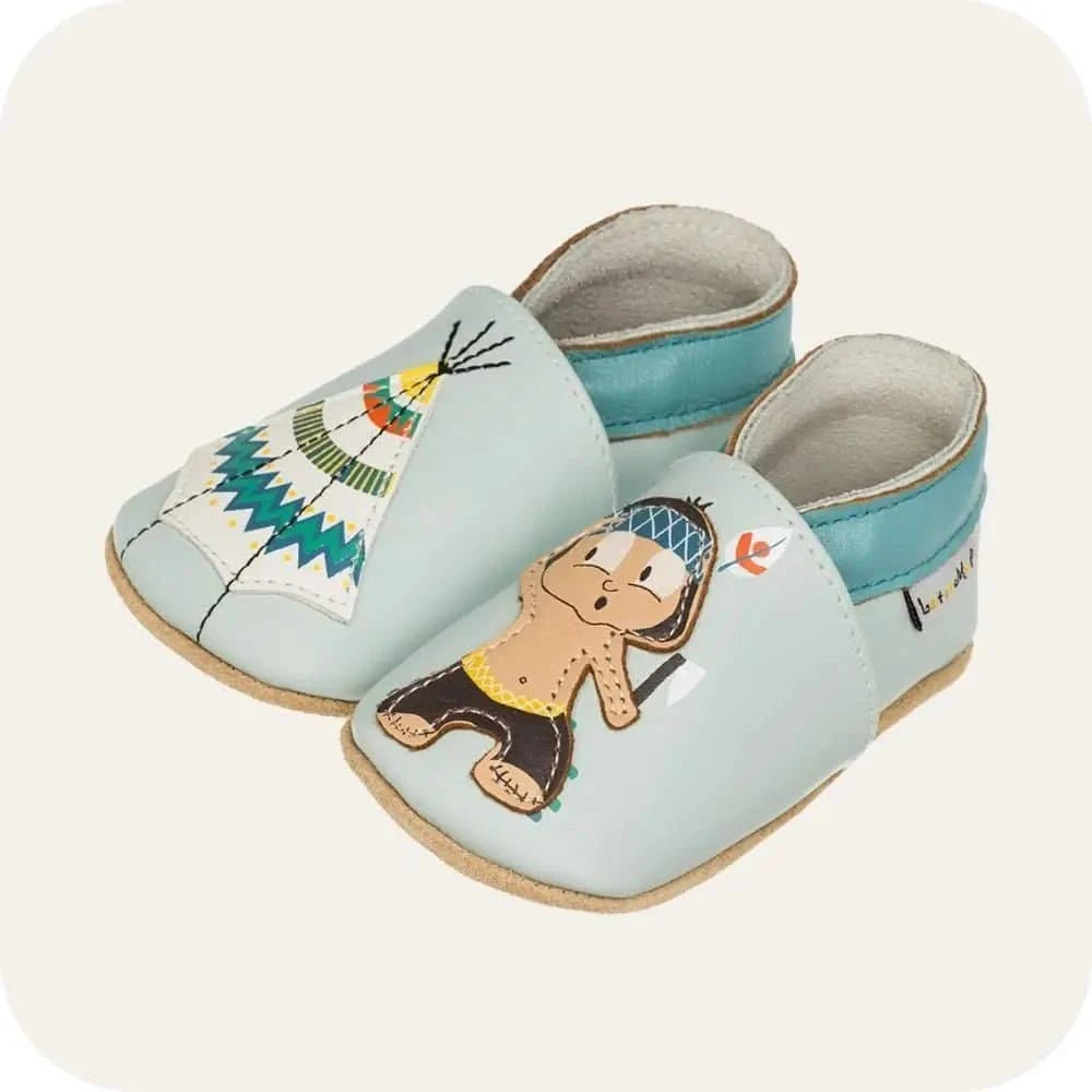 Weiche Babyschuhe und Tipi aus indischem Leder
