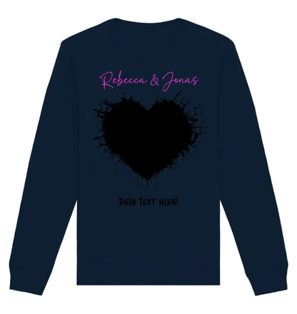 Navyblaues langarmshirt mit schwarzem tintenspritzherzdesign und pinkem kursivtext von wildes herz statement collection