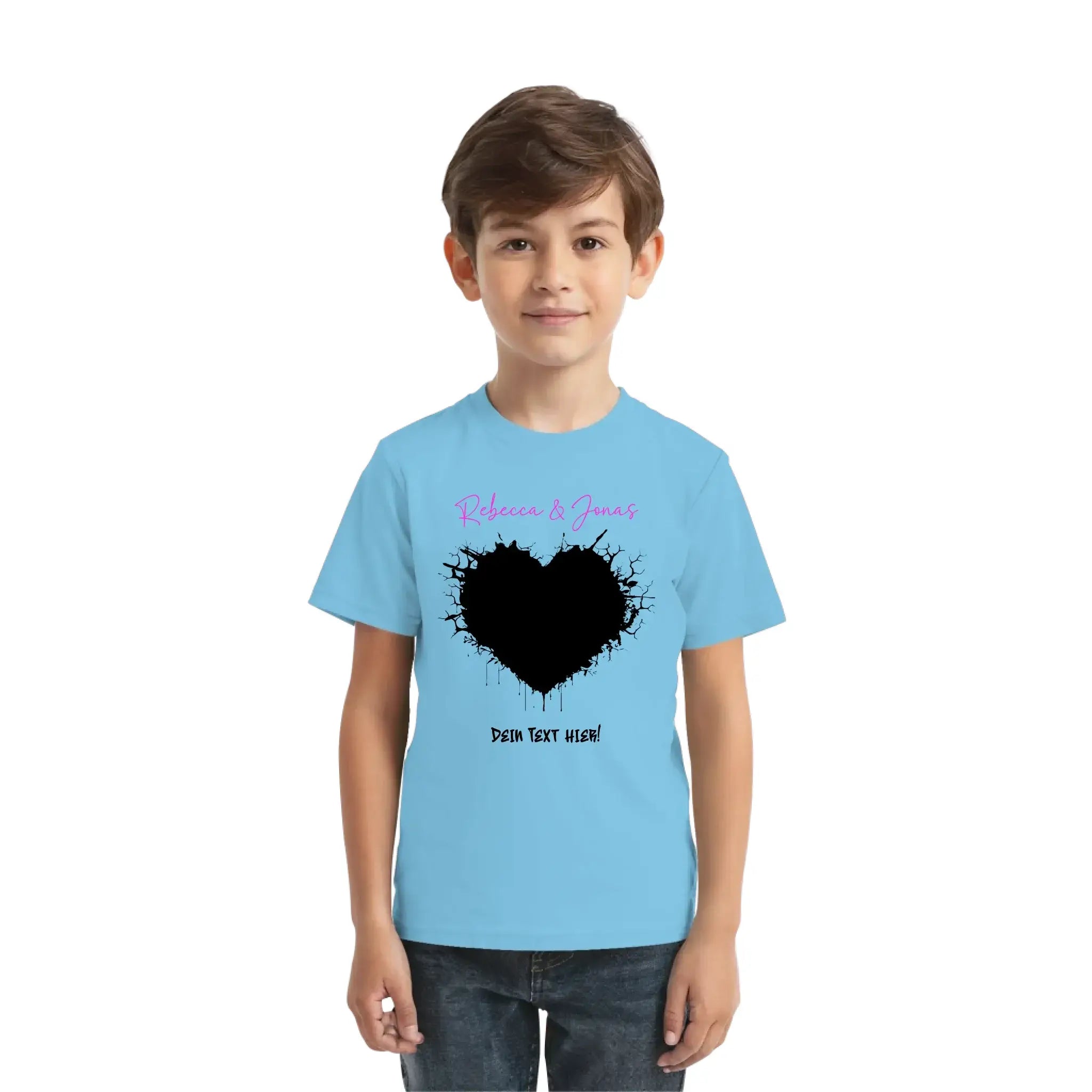 Leichtblaues kurzarmshirt mit schwarzem splatterherz und pink-schwarzem text aus der statement-collection wildes herz