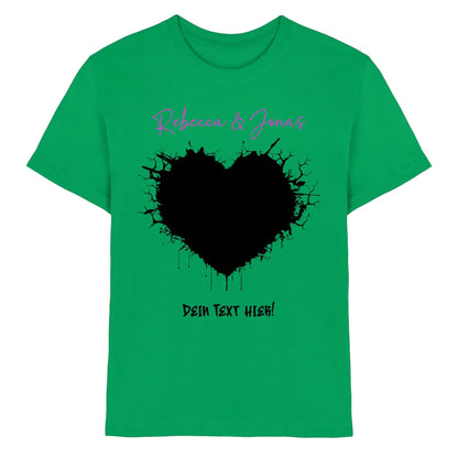 Grünes cotton t-shirt mit schwarzem herz splatter und lila wunschtext aus der statement kollektion wildes herz