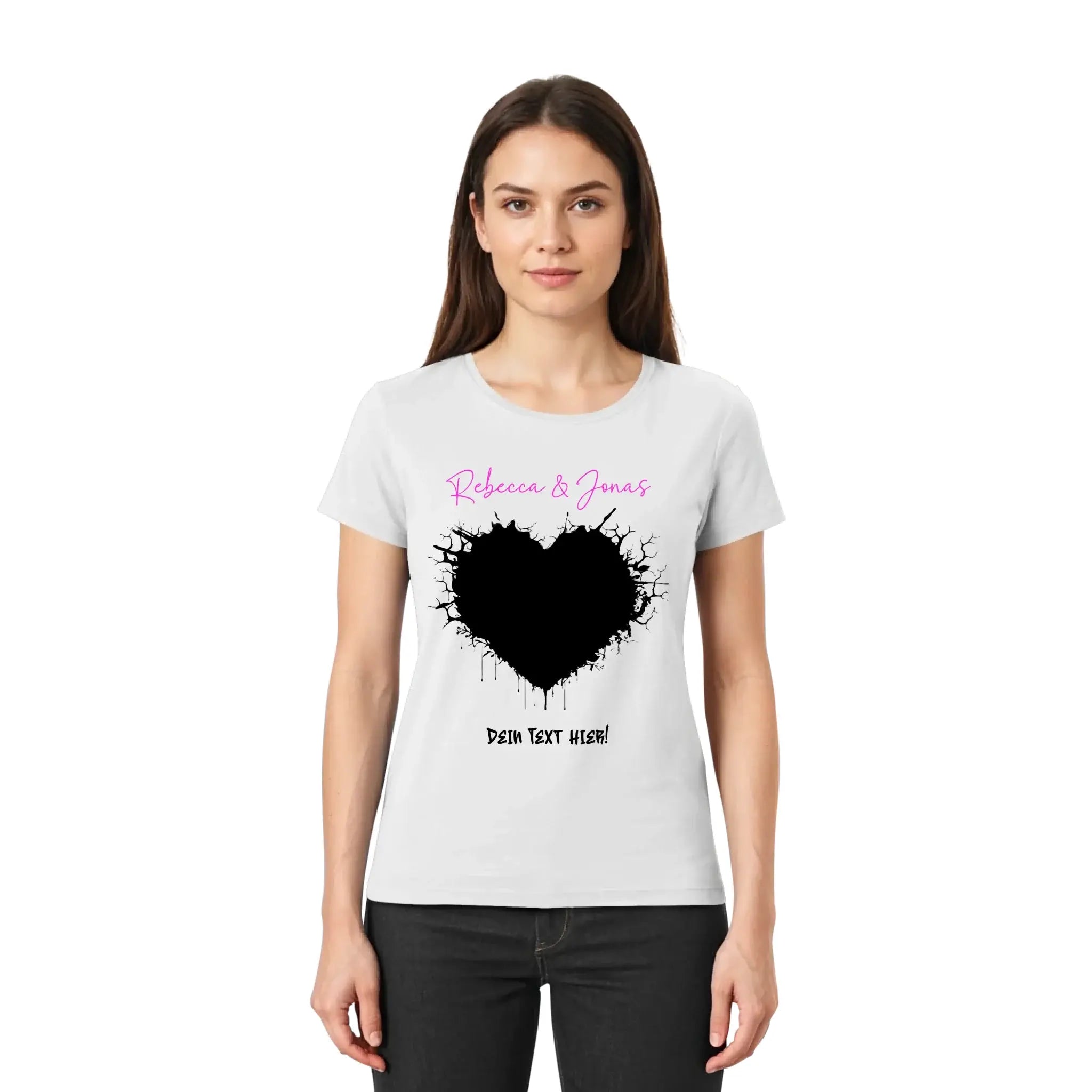 Weiße baumwoll t shirt mit schwarzem klecks herz und pinkem kursivtext aus der statement collection wildes herz