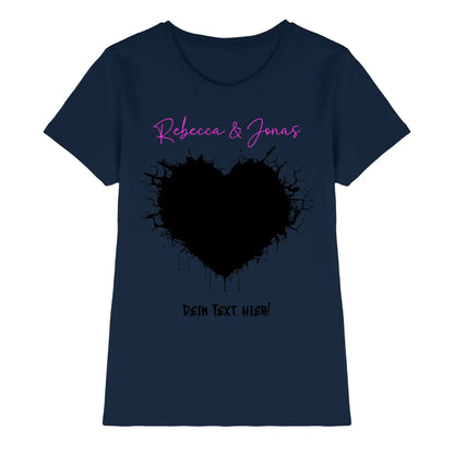 Navyblaues kurzarmshirt mit schwarzem sprenkelherz und pinkem schriftzug aus der statement collection wildes herz