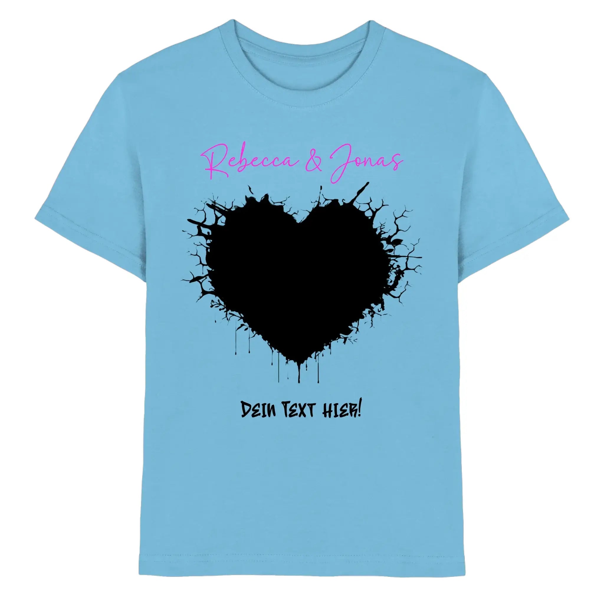 Hellblaues bio-baumwoll-t-shirt aus der statement-collection mit schwarzem splash-herz und pinkem wunschtext