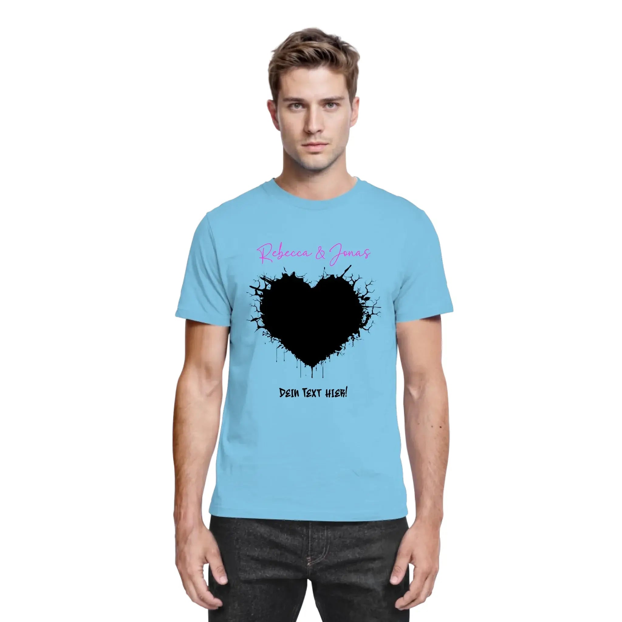 Lightblaue baumwoll t shirt mit schwarzem gespritztem herz und pink schwarzem text aus der statement collection wildes herz
