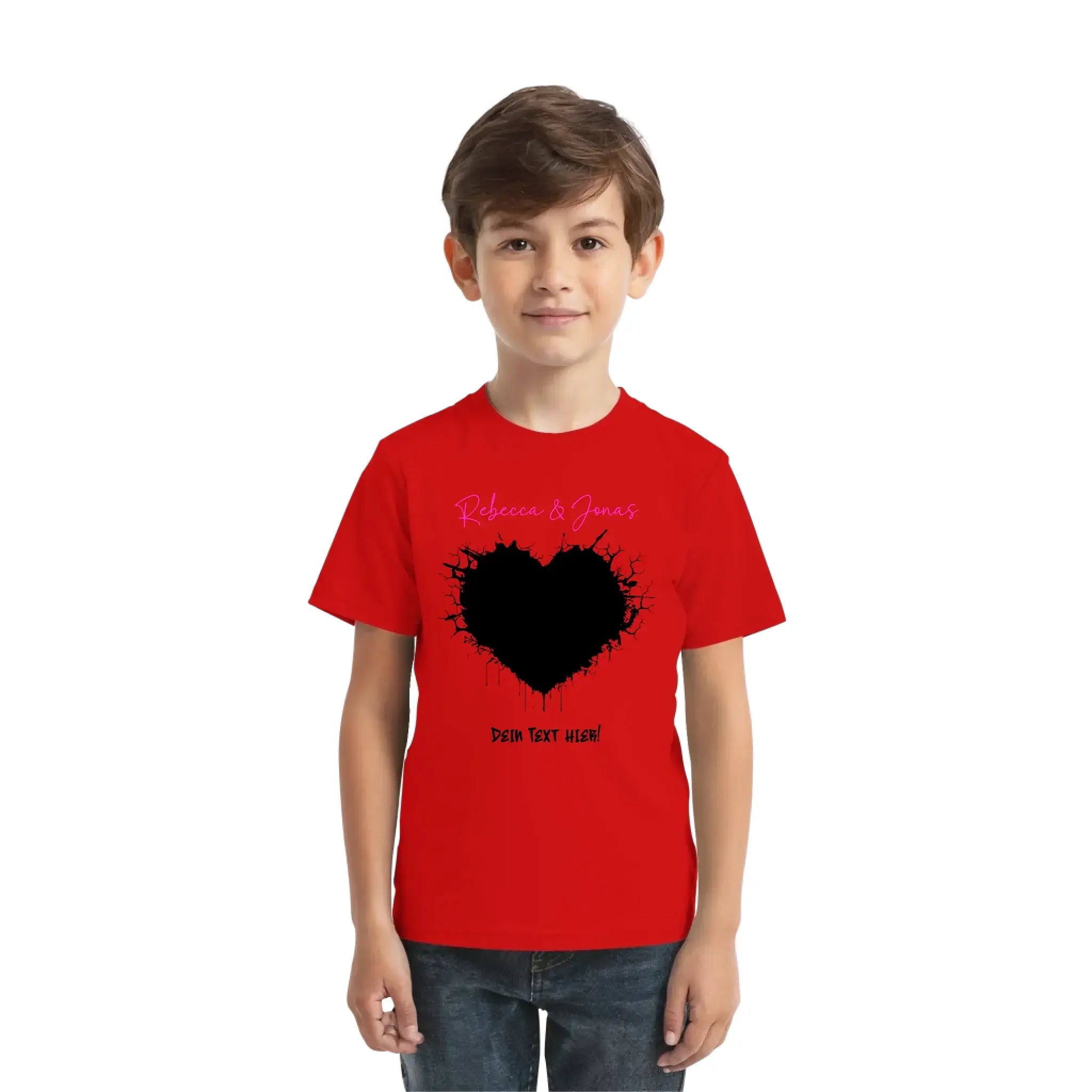 Rotes baumwoll t shirt mit schwarzem herz und pinkem cursiv text aus der statement collection wildes herz