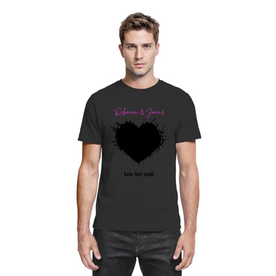 Schwarzes baumwoll-t-shirt mit mutigem schwarzem herz und pinkem kursivtext aus der statement-collection wildes herz
