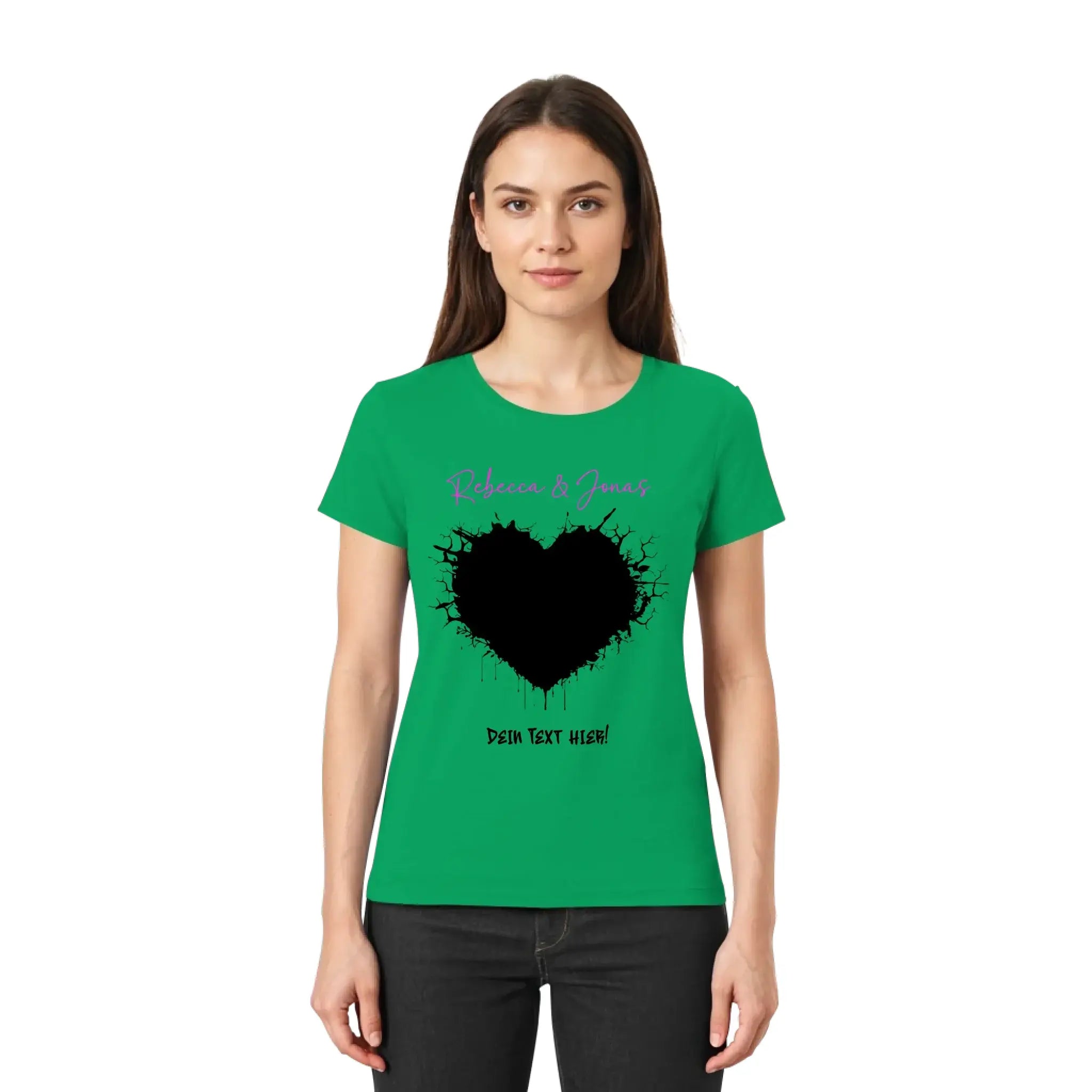 Grünes damen t shirt mit kurzärmeln und schwarzem sprenkelherz plus text aus der wildes herz statement collection