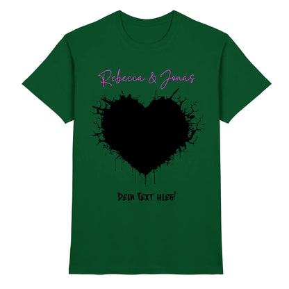 Dunkelgrünes baumwoll t shirt mit schwarzem splatter herz und pinkem handschrift text aus der wildes herz statement collection